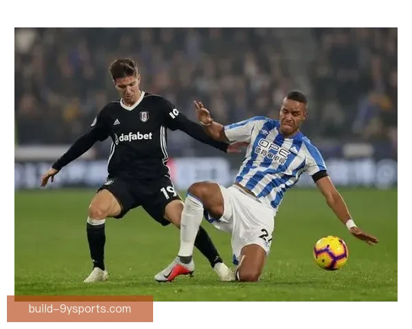 哈德斯菲尔德足球俱乐部：历史辉煌与未来发展的双重探索