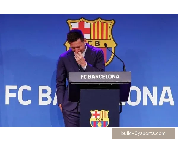 梅西离开巴萨后首度回到诺坎普球场 引发球迷热烈反响