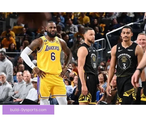 詹姆斯伤情更新！湖人队向季后赛发起冲击，安东尼·戴维斯领衔表现耀眼